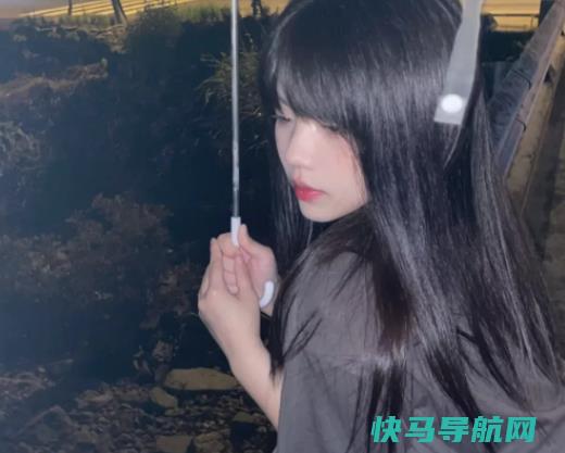 相亲男见面第二次就牵手什么？如何看待男生不表白就牵手