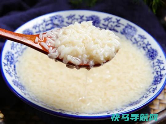 米酒加热后还有酒精吗？米酒放水可以放矿泉水吗